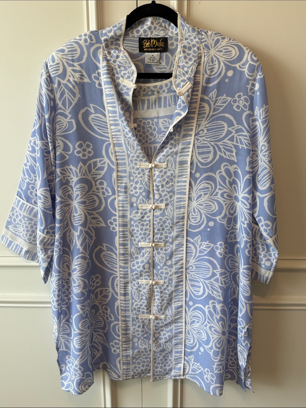 Bob Mackie Blue and White Floral Mandarin-Style Button Shirt